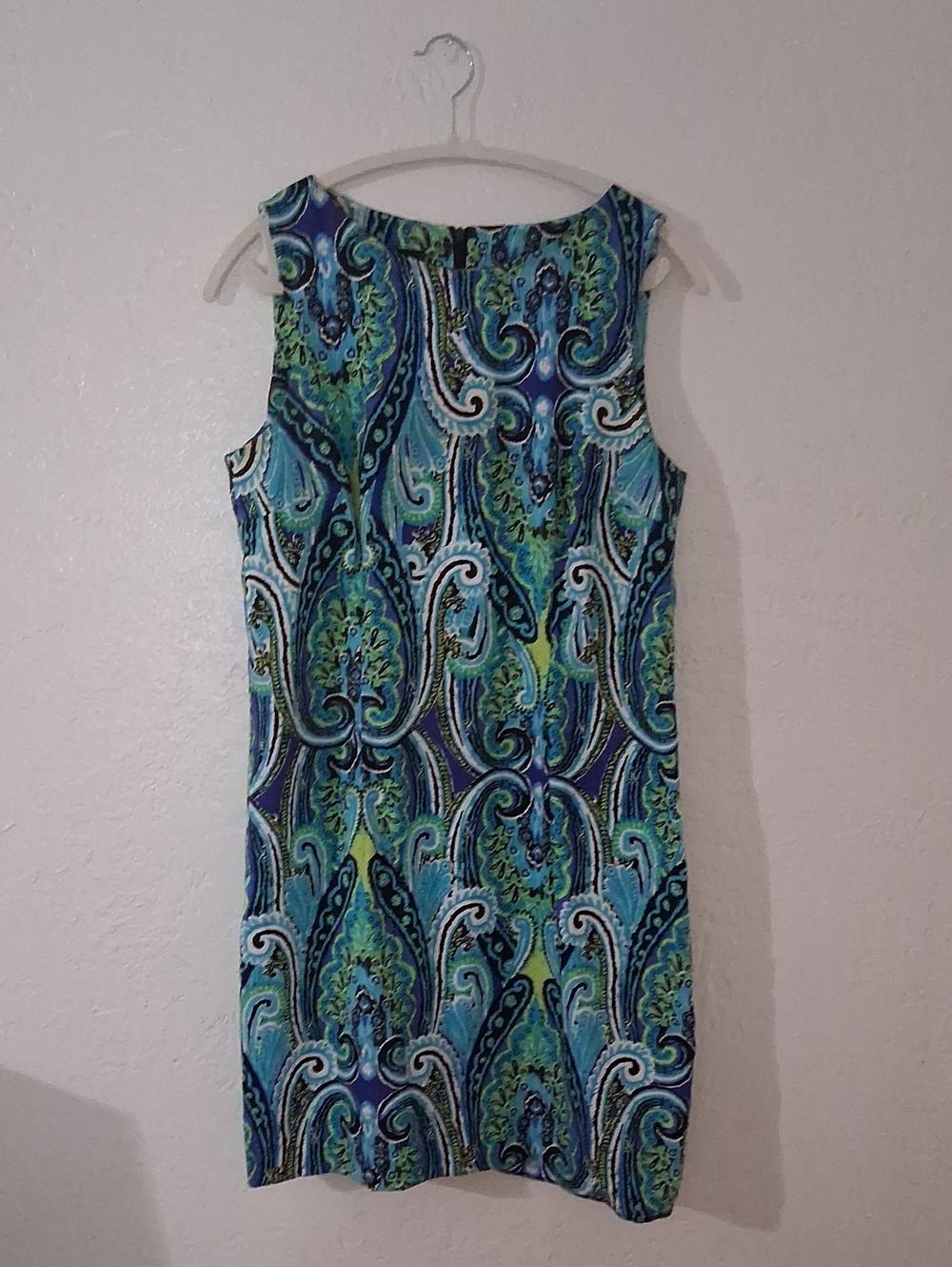AB Studio Sleeveless Paisley Shift Dress in Blue and Green round neckline & zip